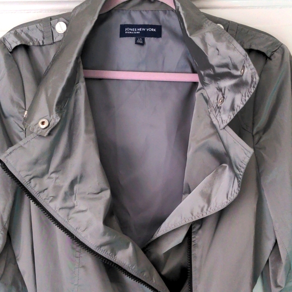 Stylish Light Jacket in Gray (NWT) - Picture 9 of 11